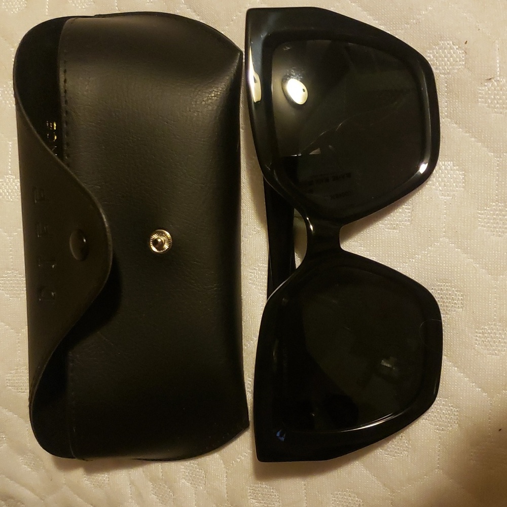 SUNGLASSES
